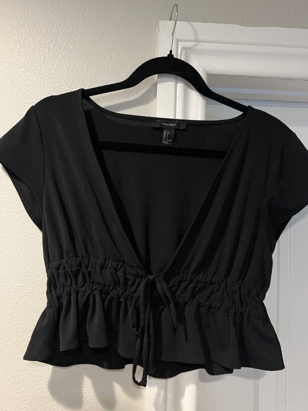 Forever 21 Black Deep V Tie Front Crop Top Size Large